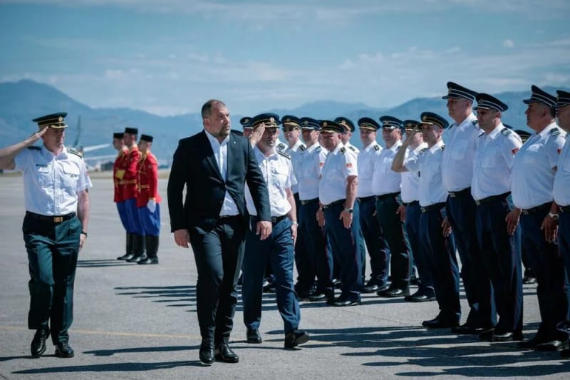 Krapović: Veće zarade za pripadnike Vazduhoplovstva i dodatno vrednovanje deficitarnog kadra